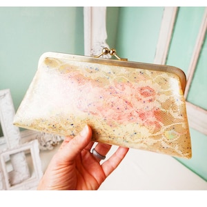 Clutch inusual de plástico con encaje / Monedero vintage pequeño con cierre de beso / Cartera de moda bohemia retro / Bolso de mano para graduación o ceremonia