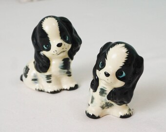 Cute Little Dogs Salt and Pepper Shakers / Vintage Kitsch / Retro Pet Theme Tableware