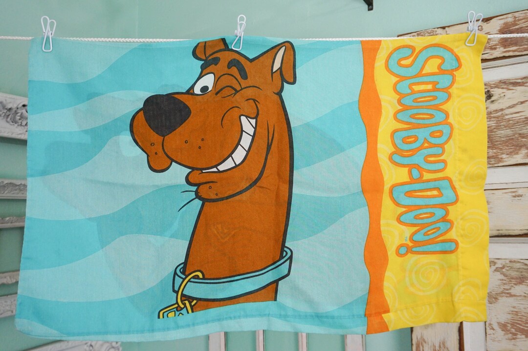Scooby Doo Pillowcase / Vintage TV Cartoon Character / Retro Kid's Room