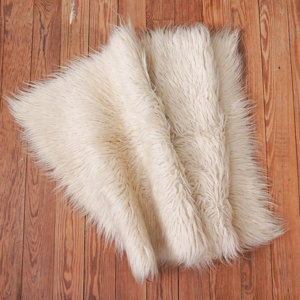 Shaggy Woven Wool Rug / Small Area Rug / Vintage Fuzzy Area Rug