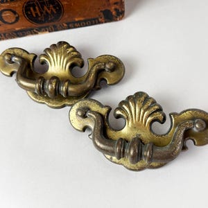 Set of TWO or THREE Solid Brass Chunky Chippendale Style Ornate Drawer Pull with Swinging Handle / Vintage 70s Hardware / Antique Bronze