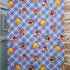 Twin Flat Sheet Looney Tunes Characters / Tweety Bird Bugs Bunny Sylvester Cat Tasmanian Devil / Vintage Children's Bedding