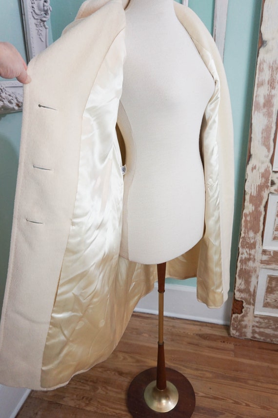 Mod Ivory White Wool Overcoat With Big Shell Buttons / Swing
