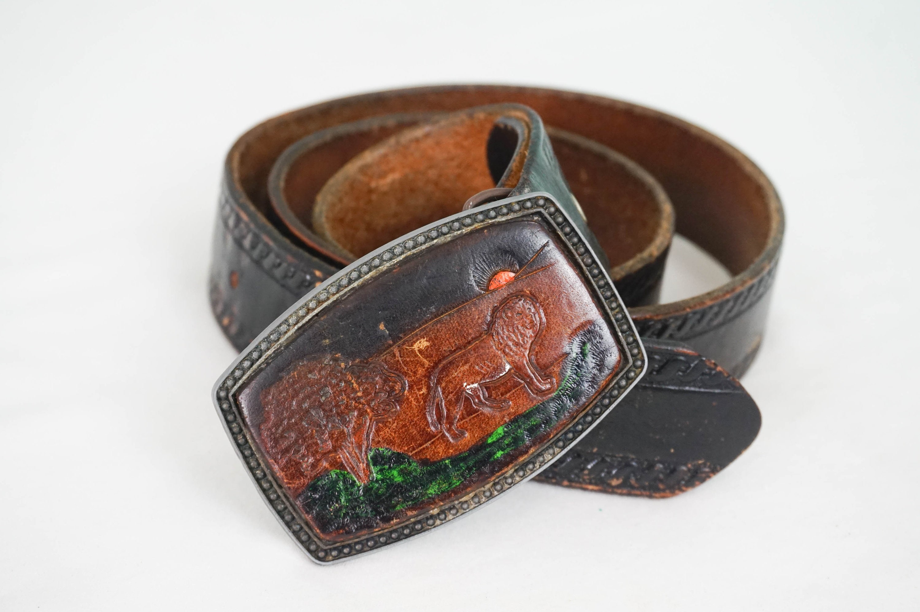 Vintage Brown Leather Painted Safari Animal Embossed Belt Size Small African Lion Leather Embossed Belt Buckle and Black Leather  main image 4