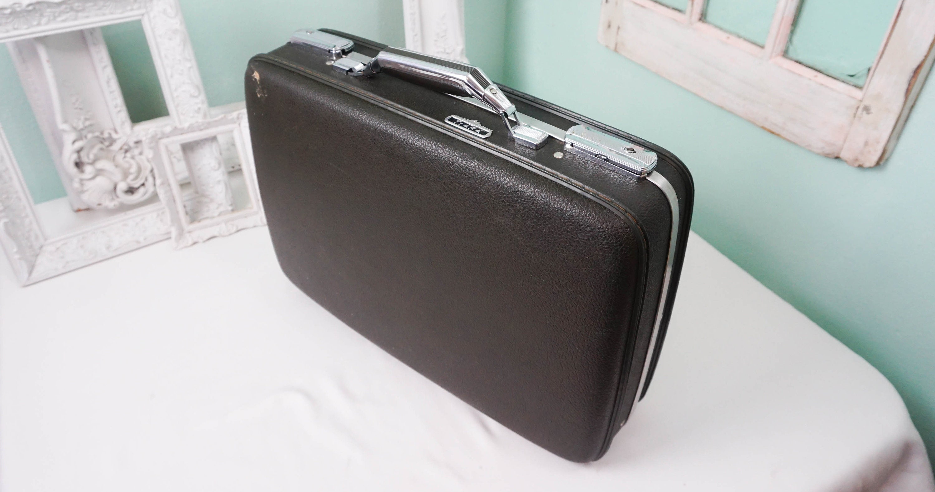 American Tourister Hard Sided Briefcase / Carry on Small Suitcase