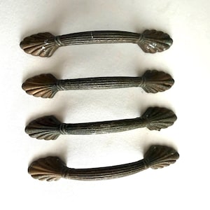 Set of 4 Antique Bronze Drawer or Cabinet Handles / Mid Century Vintage Salvaged Knobs Pulls / Amerock 1333 Rustic Finish