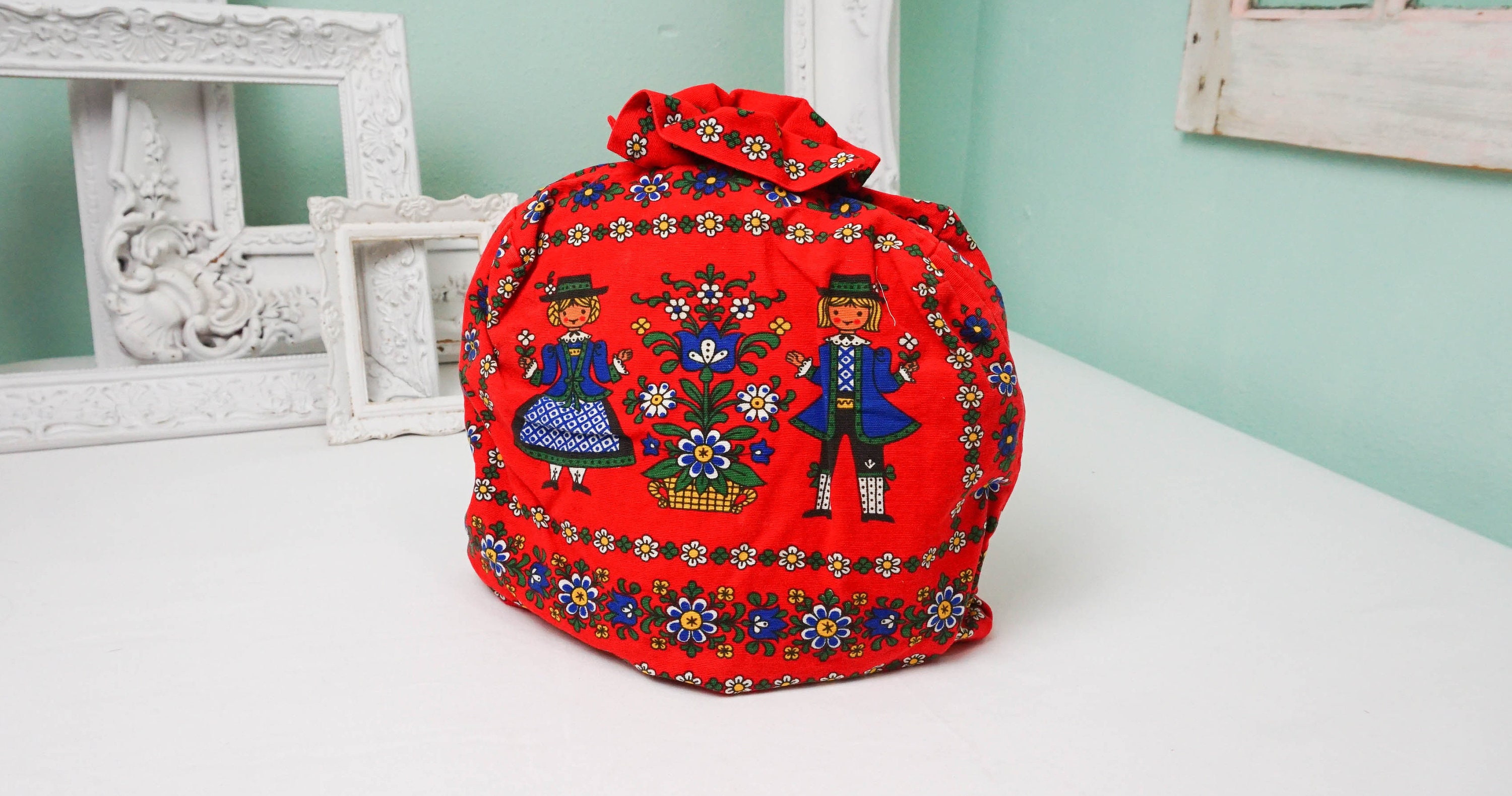 Pennsylvania Dutch Tea Cozy/Bright Red Washable Vintage Kitchen Textiles