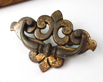 SINGLE Chunky Chippendale Style Ornate Drawer Pull with Swinging Handle / Vintage 70s Hardware / Antique Bronze Brass