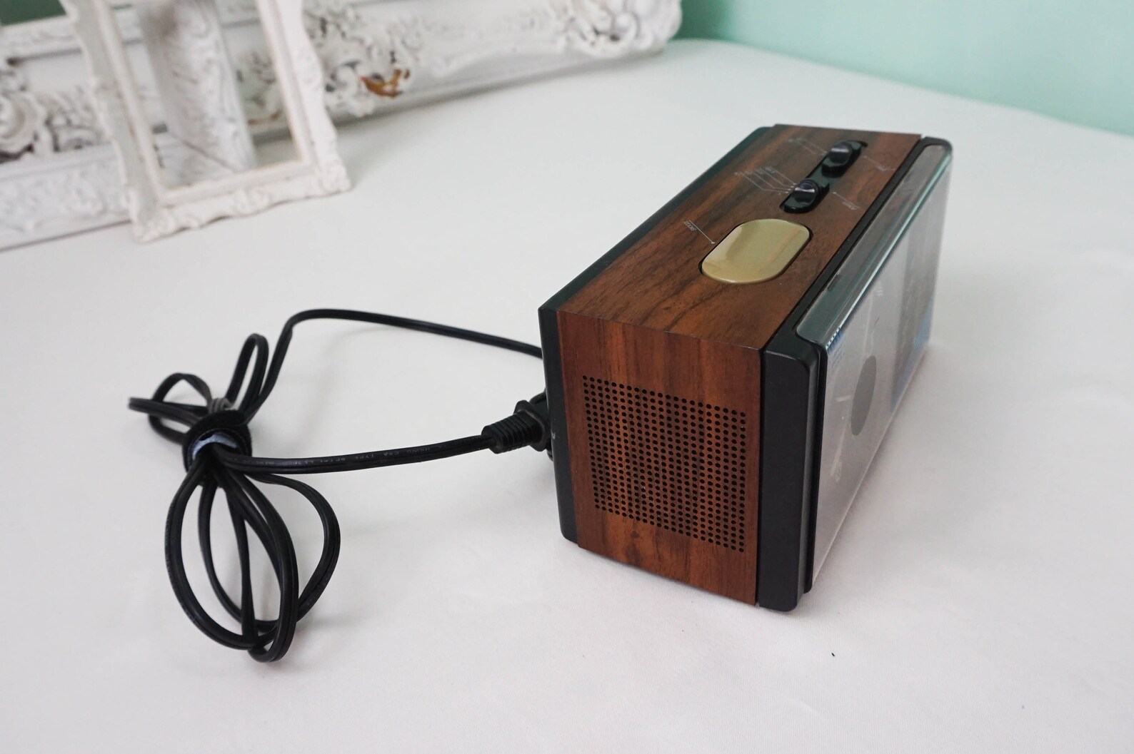 Emerson AM/FM Radio With Analog Clock / Retro Home Audio / Etsy