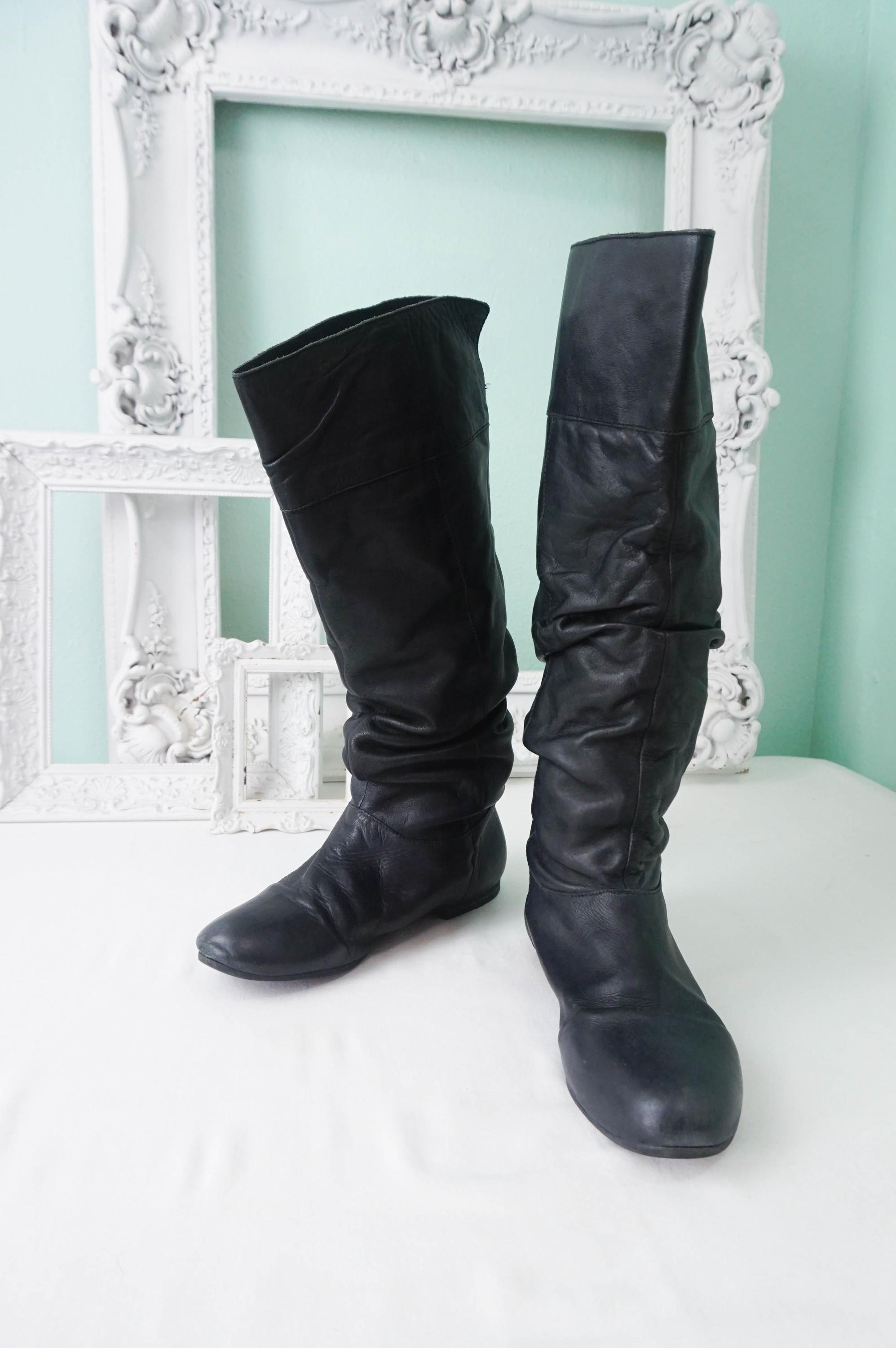 Vulko Size 8 Black Leather Slouchy Boots / Vintage Women Shoes
