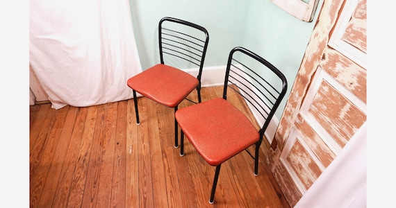 Small vintage table and chairs online