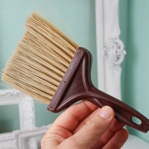 Small Plastic Whisk Broom / Vintage Cleaning Tool / Retro Garage Work Bench Brush