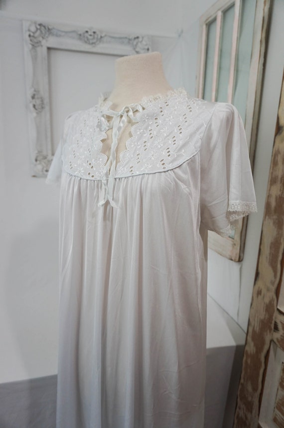 Satiny Sheer White Night Gown / Vintage Womens Li… - image 5