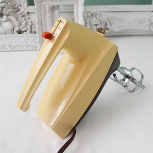 Sunbeam 1970s Hand Mixer in Brown and Tan / MCM Atomic Vintage Kitchen / Small Retro Mod Appliances
