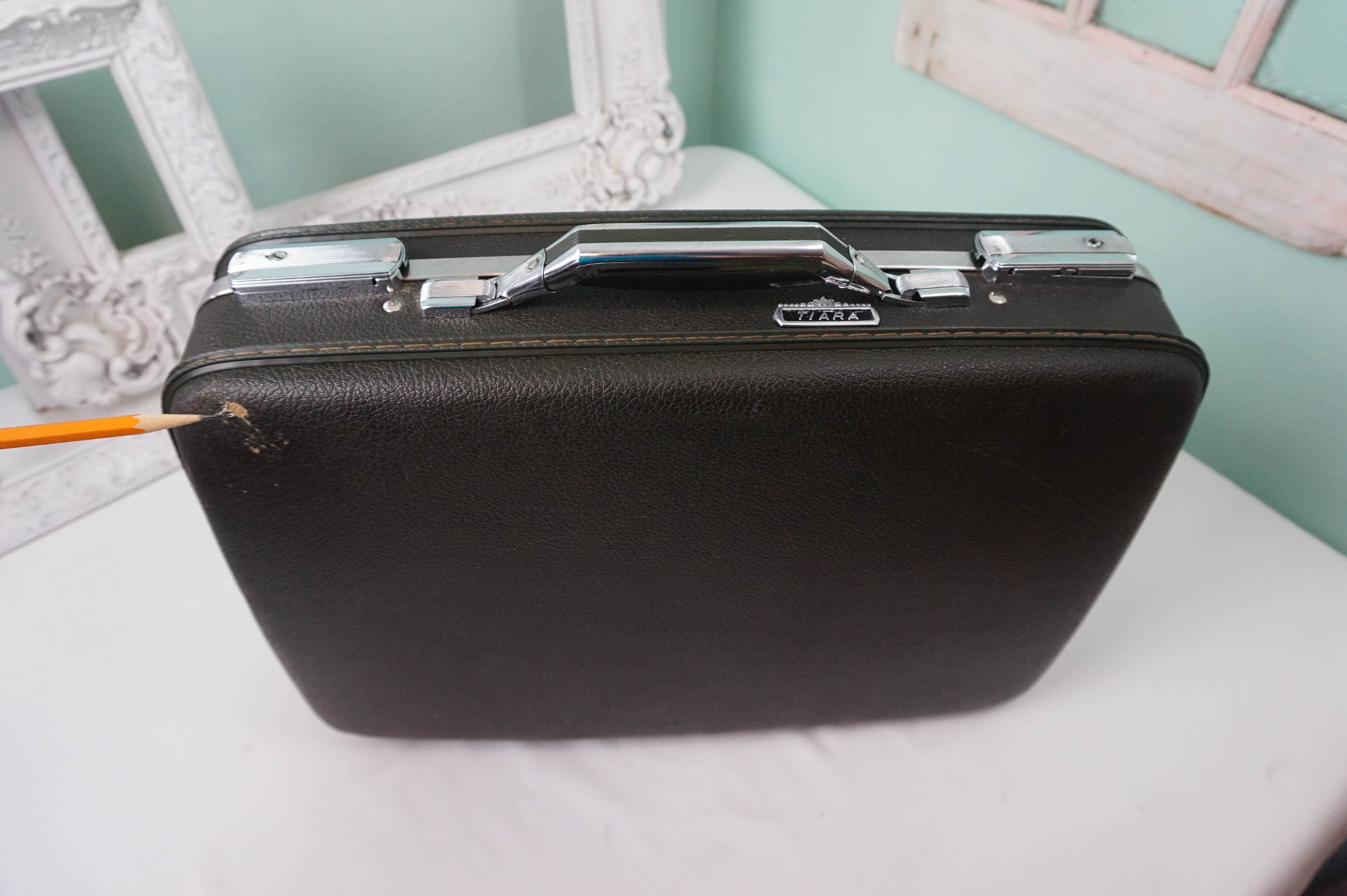 American Tourister Hard Sided Briefcase / Carry on Small Suitcase