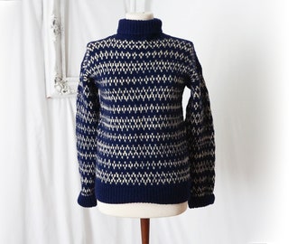 Nordic Style Wool Turtle Neck Sweater / Men Sz L