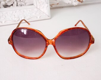 Giant Retro Sunglasses / Vintage Womens Fashion Eyewear / Beach House Vibe / Travel Clothing