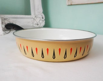 10-inch Enamel Skillet  or Frying Pan / Vintage Mid Century Modern / 1970s Cookware Beige with Black and Red Spikes