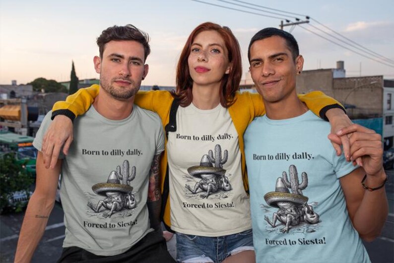 Camiseta clásica con cita personalizada Nacido para holgazanear Obligado a la siesta Camiseta con meme de rana sarcástica Regalo con texto personalizado B Canvas 3001 Suave imagen 9