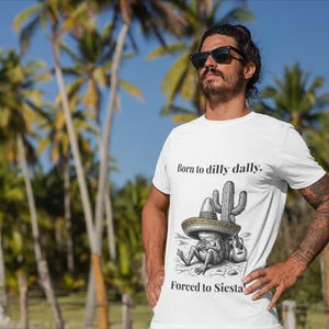 Camiseta clásica con cita personalizada Nacido para holgazanear Obligado a la siesta Camiseta con meme de rana sarcástica Regalo con texto personalizado B Canvas 3001 Suave imagen 4