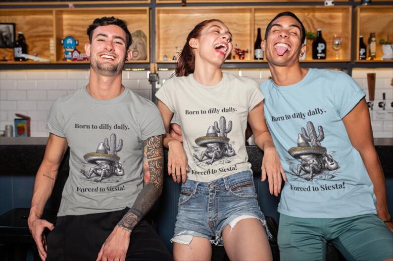 Camiseta clásica con cita personalizada Nacido para holgazanear Obligado a la siesta Camiseta con meme de rana sarcástica Regalo con texto personalizado B Canvas 3001 Suave imagen 16