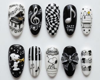 Uñas postizas de Snoopy de la era del jazz / Uñas hechas a mano con notas musicales y piano en 3D / Uñas postizas monocromáticas de Peanuts / Arte de lujo pintado a mano