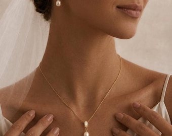 Parel bruidssieradenset, gouden druppelvormige ketting en oorbellen, minimalistisch bruidsmeisjescadeau, bruidsmeisjescadeau, delicate pareldruppelsieraden
