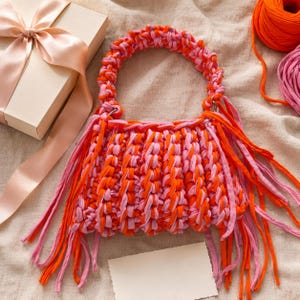 Quick Tshirt Yarn Crochet Bag Pattern, Beginner Mini Bag PDF, Chunky Crochet Purse Tutorial with Video image 11