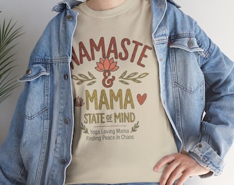 Camiseta Yoga Mama - Camiseta Namaste y Mama State of Mind - Regalo de maternidad zen - Camiseta para mamás amantes del yoga - Camiseta gráfica Paz en el caos -
