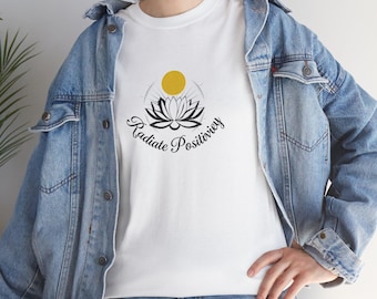 Loto SVG que irradia positividad, vector de sol y flor, diseño de yoga y meditación, archivo de corte de bienestar espiritual para Cricut Silhouette