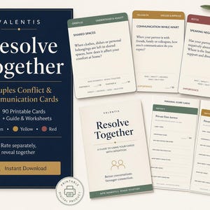 Könnte beinhalten: Ein Set von Resolve Together Karten zur Konfliktlösung und Kommunikation für Paare, bestehend aus 90 druckbaren Karten, einem Leitfaden und Arbeitsblättern. Die Karten sind farblich in Grün, Gelb und Rot markiert und enthalten verschiedene Textimpulse.