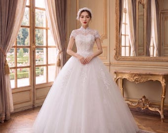 Sparkly Princess Ball Gown Wedding Dress - Elegant High Neck Bridal Gown with Lace, Vintage Royal Style Formal Wedding Attire