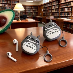 Totoro airpods case - Etsy 日本