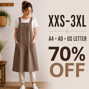 Puede incluir: Un delantal marrón con dos bolsillos delanteros grandes y un diseño de espalda cruzada. El delantal se lleva sobre una camiseta blanca y pantalones de color claro. El texto en la imagen dice "XXS-3XL", "A4 • AO • US LETTER" y "70% OFF".