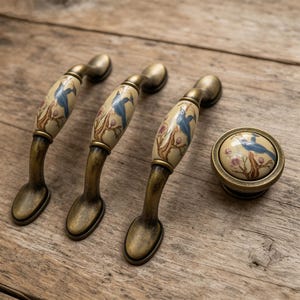 Antique Brass Ceramic Cabinet Pulls/Vintage Magpie Floral Ceramic Cabinet Knob Pulls/kitchen drawer cupboard Handle/Drawer Pull Handles