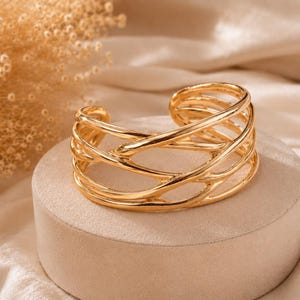 Gold Plated Cuff Bracelet, Golden Minimalist Wire Cuff, Everyday Bracelet, Perfect Jewelry Gift for Her