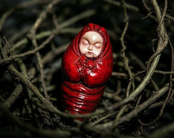 Figura de resina de bebé en capullo espeluznante, arte gótico de insectos, decoración Weirdcore.