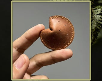 Lucky Fortune Cookie Leather Cutting Die, One-Piece DIY Leather Charm, Foldable Mini Pouch, Keychain Accessory Mold, No-Glue Leather Craft