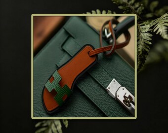 Mini llavero con forma de zapatilla, troquel de corte, llavero de cuero DIY, accesorio de lujo para bolso, colgante de sandalia, regalo hecho a mano, herramienta para manualidades