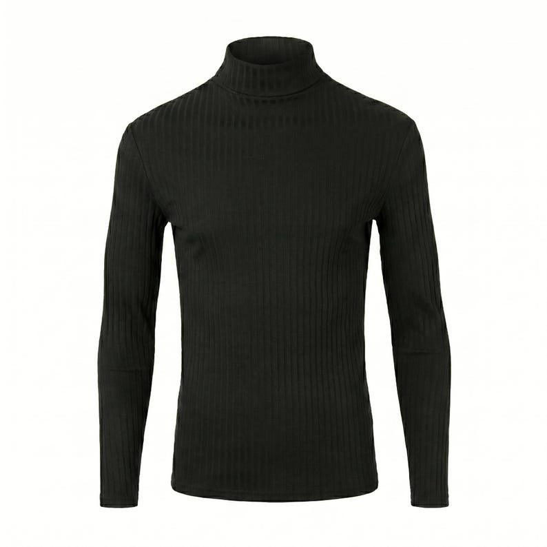Peut inclure: Un haut noir &agrave; manches longues dot&eacute; d'un col roul&eacute; montant et d'une texture c&ocirc;tel&eacute;e verticale sur l'ensemble du tissu. Le v&ecirc;tement pr&eacute;sente des manches longues et un ourlet droit, avec une coupe ajust&eacute;e et une teinte sombre uniforme.