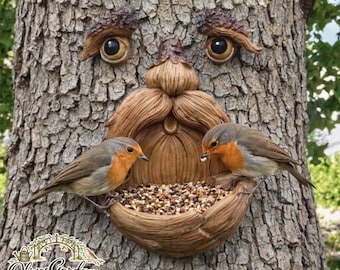 Tree Face Bird Feeder Garden Decor Outdoor Tree Hugger Sculpture Bird Feeding Station Yard Art