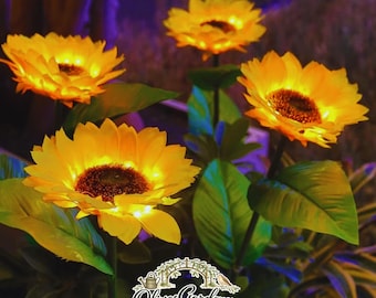 Solar Sunflower Garden Stake Light Outdoor Flower Lawn Patio Pathway Decor Yard Lighting Gift for Garden Lovers