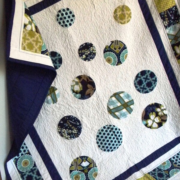 Navy Blue and White Circle Baby Girl Quilt