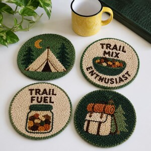 4pcs Trail Mix Punch Needle Coaster Set, Handwoven Yarn Cup Mats for Camping Lovers, Retro Outdoor Themed Kitchen Table Decor