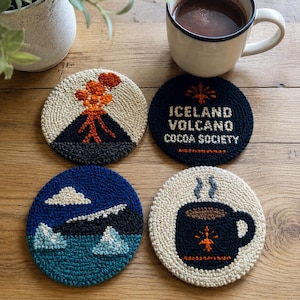 4-delige set Iceland Volcano Cocoa Society punch needle onderzetters, handgemaakte drinkmatjes van garen voor op de salontafel, textiele mokonderzetters