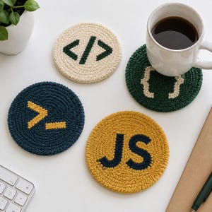 Set di 4 sottobicchieri con simboli di programmazione, tappetini per bevande realizzati a mano con ago perforatore per la decorazione della scrivania del programmatore.