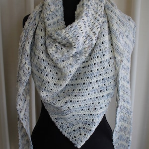Crochet Pattern Bobbly Connections Shawl image 3