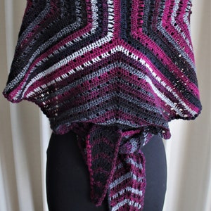 Crochet Pattern Bobbly Connections Shawl image 8