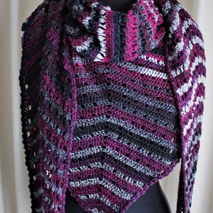 Crochet Pattern Bobbly Connections Shawl image 9