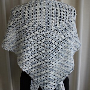 Crochet Pattern Bobbly Connections Shawl image 2